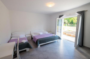 Отель Rujno Apartments  Стариград